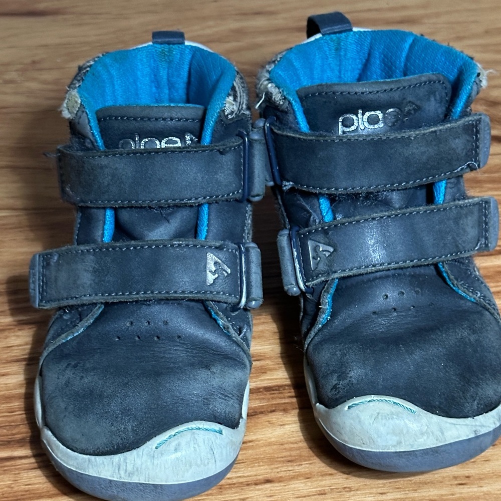PLAE Max Sneakers Toddler boy girl Size 9